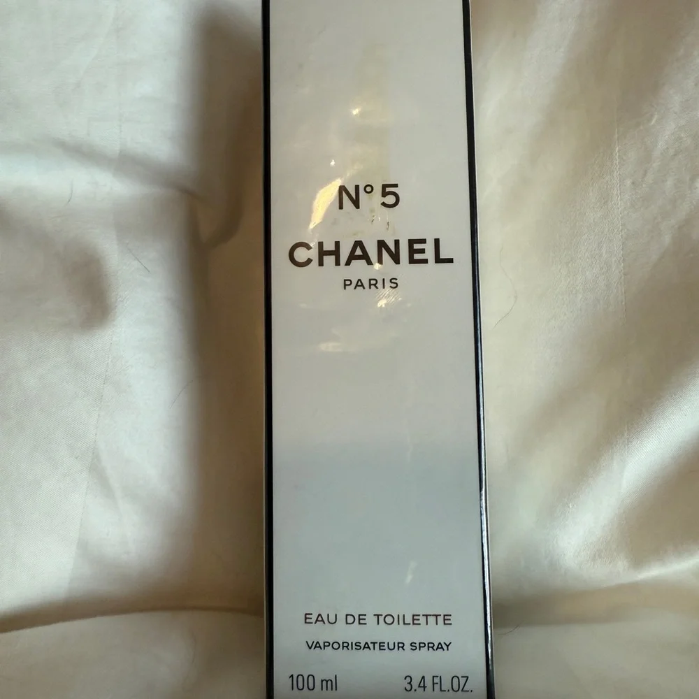 CHANEL N°5 Minimalist White & Black Box - Picture 6 of 6